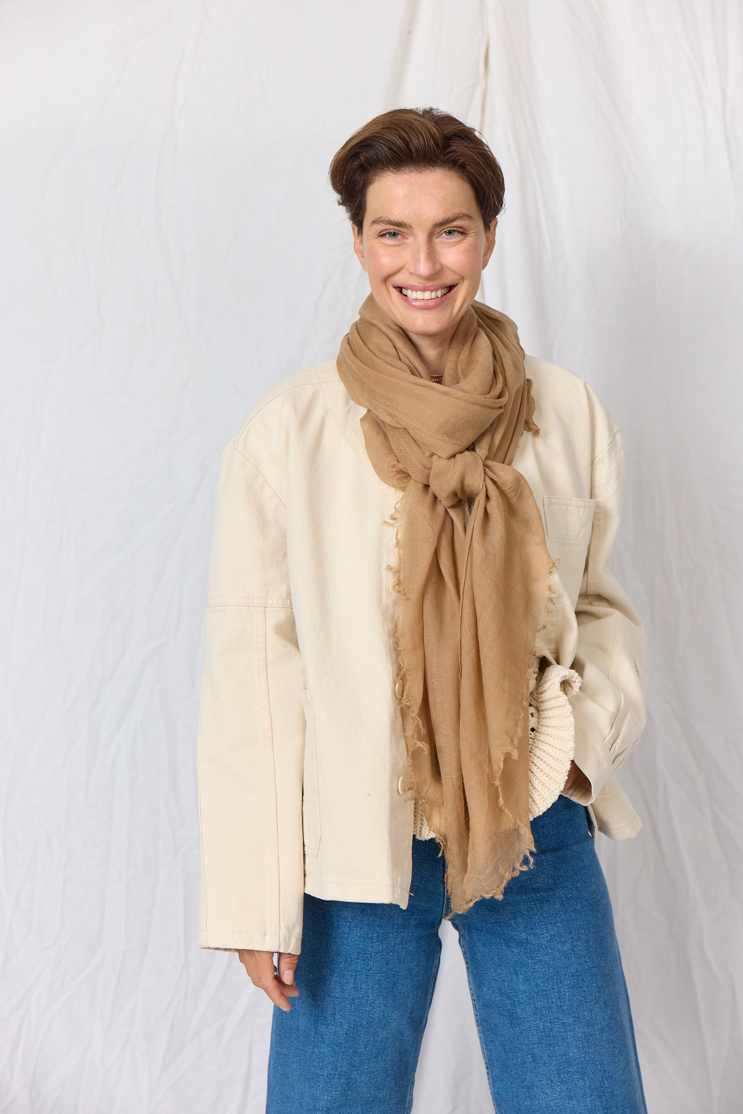 TOP OF THE POP Cashmere Scarf | Kamel
